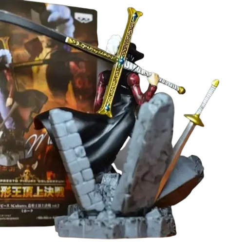 Dracule Mihawk Figure Mugiwara Shop